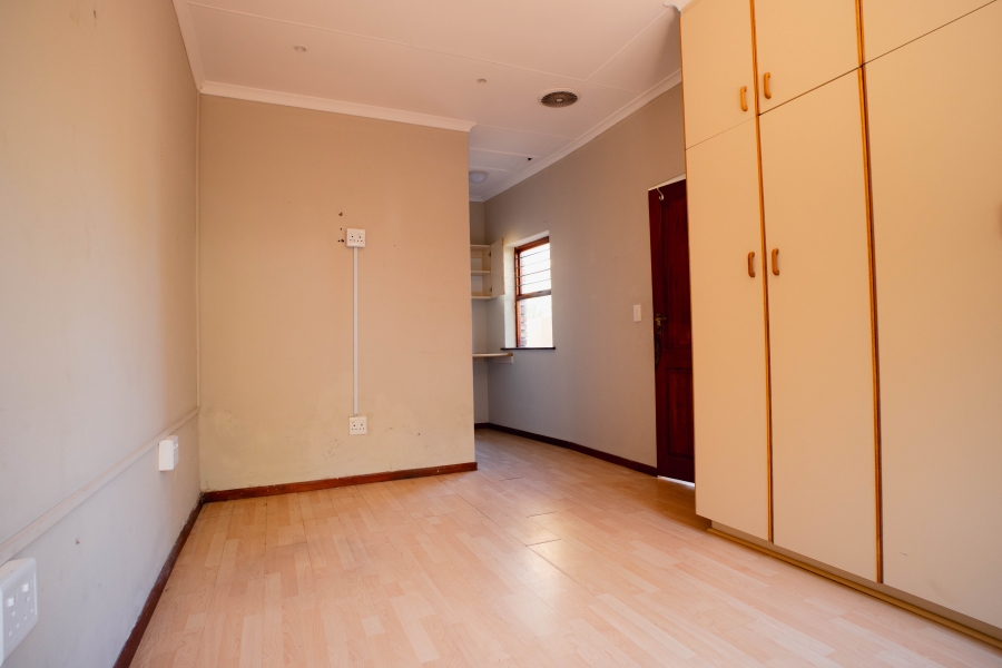 4 Bedroom Property for Sale in Heather Park Western Cape